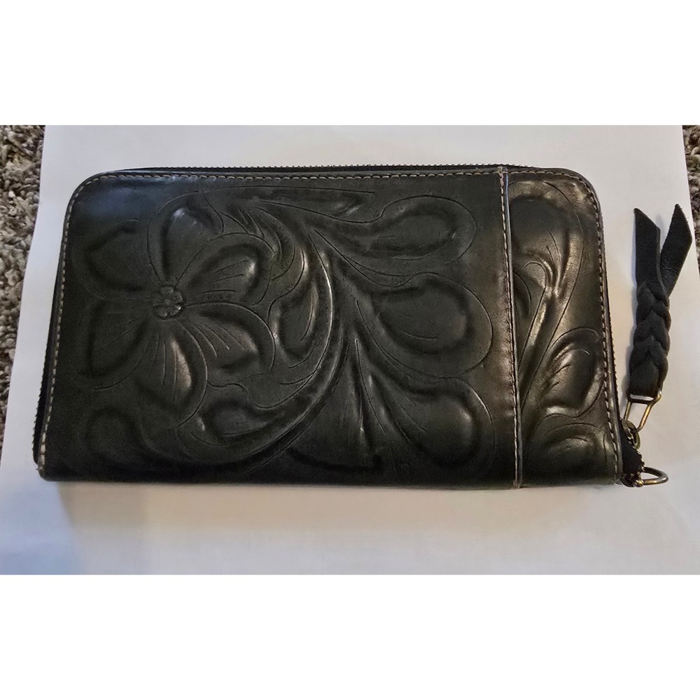 Leaders in Leather Hand Tooled Floral Zip Around Wallet Womens OS Black Western